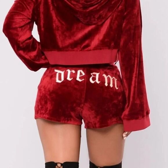 Fashion Nova Dreamy Dream Velvet Shorts in Wine Size Medium - Picture 2 of 6